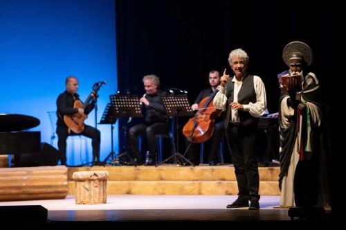 “Fata Morgana” incanta Milano: Gianfranco Jannuzzo emoziona il Manzoni tra mito, musica e memoria